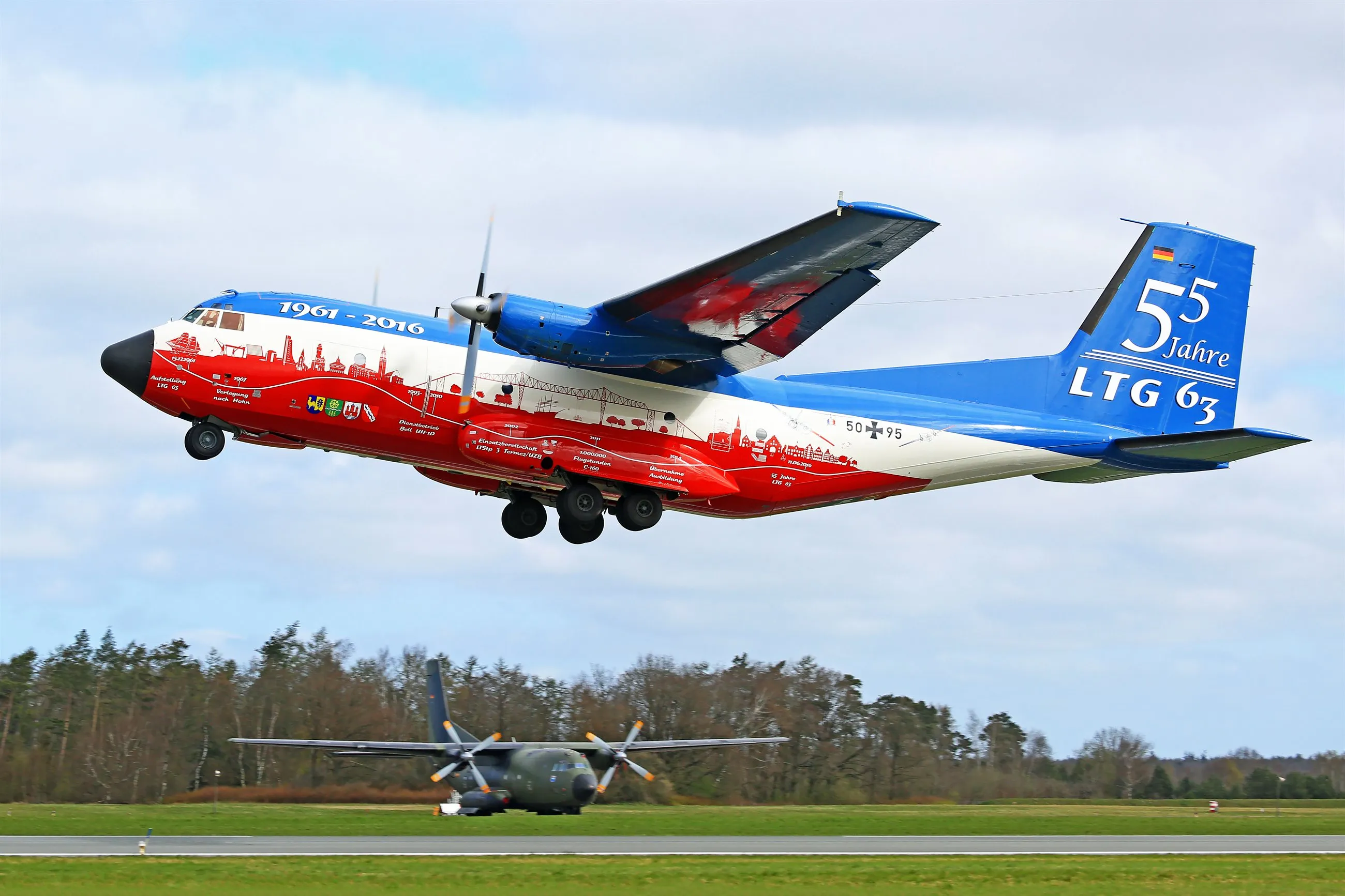 Transall C-160 des Lufttransportgeschwaders 63 auf dem Vorfeld in Hohn