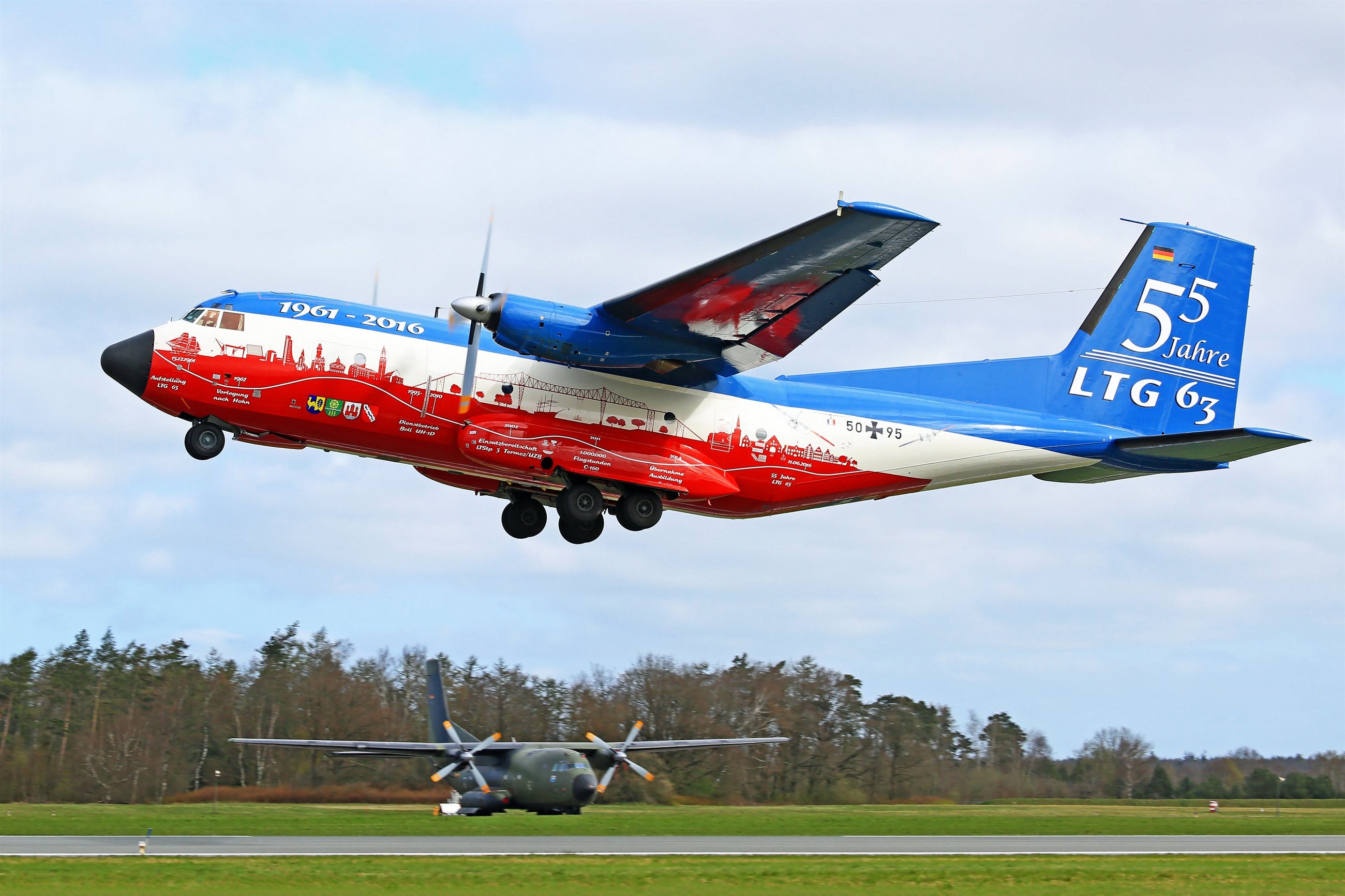 Transall C-160 des Lufttransportgeschwaders 63 auf dem Vorfeld in Hohn